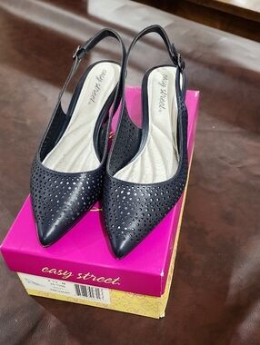 Easy Street Navy Slingback Heels